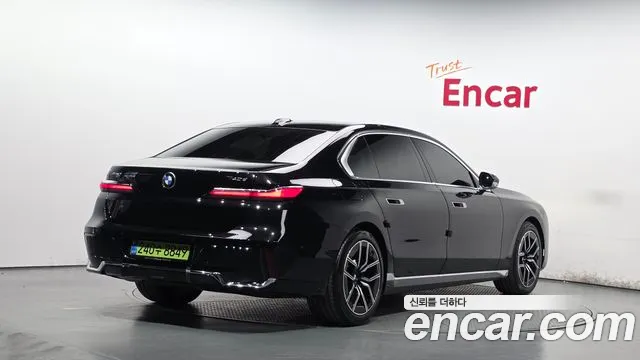 BMW 7 Series G70 — Фото автомобиля 2