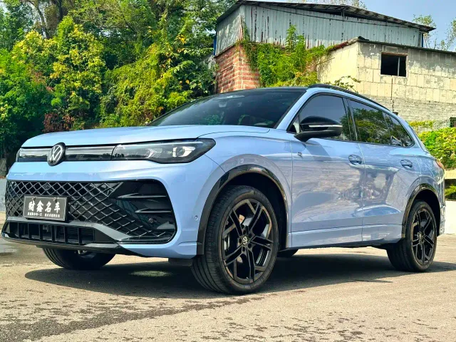 Фотография автомобиля — Volkswagen Tiguan L