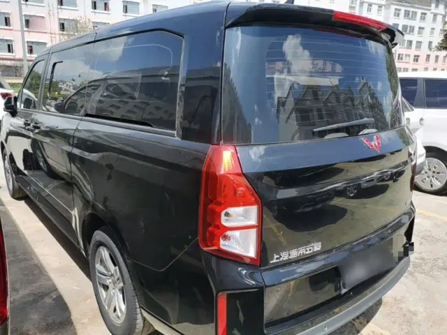 Wuling Zhengcheng — Фото автомобиля 4