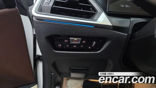 BMW i4 — Фото автомобиля 28