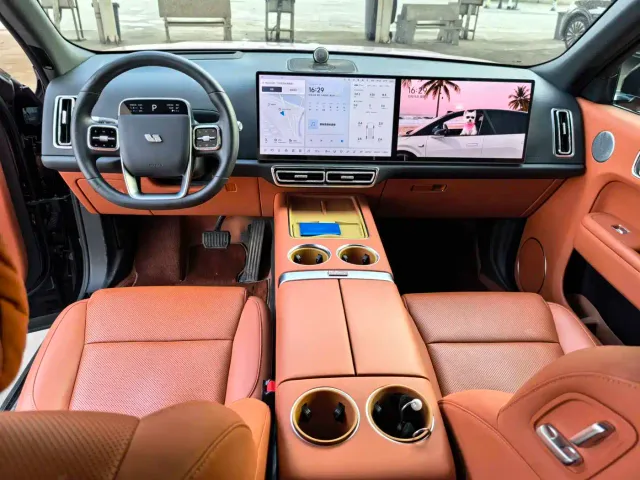 Li Auto L8 — Фото автомобиля 2