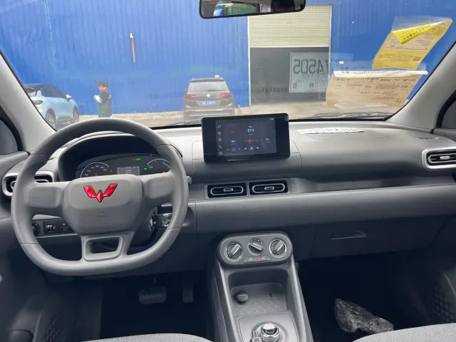 Wuling Hongguang — Фото автомобиля 8