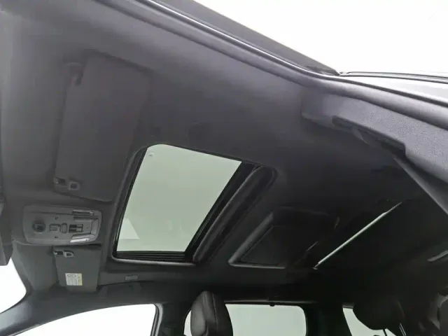 Toyota Granvia — Фото автомобиля 14