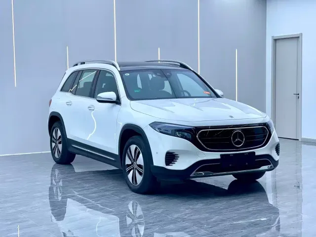 Mercedes-Benz EQB — Фото автомобиля 3