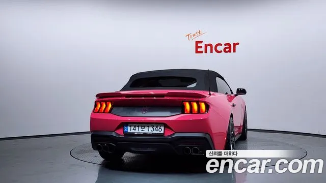 Ford Mustang Mustang 7 поколение 2.3 EcoBoost Premium Кабриолет — Фото автомобиля 3