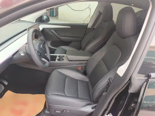 Tesla Model Y — Фото автомобиля 14