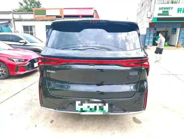 Forthing Xinghai V9 — Фото автомобиля 5