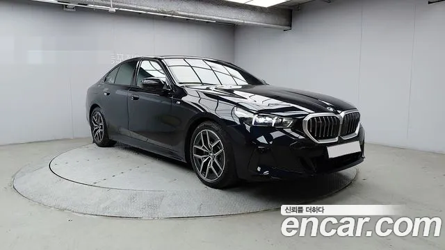 BMW 5 Series G60 — Фото автомобиля 3