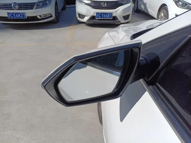 Hyundai Elantra — Фото автомобиля 11