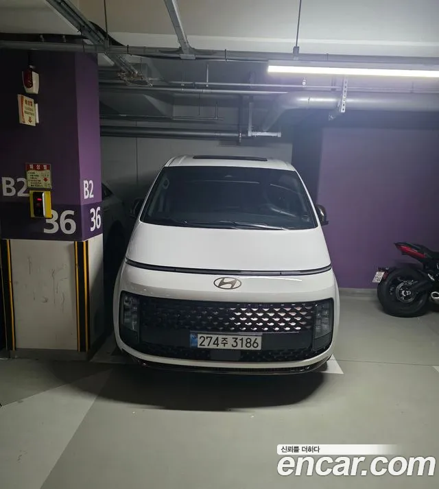 Hyundai Staria Staria 4WD Lounge 7 мест — Фото автомобиля 2