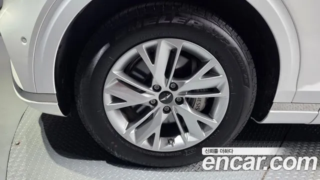 Genesis GV70 2.5T Бензин 2WD — Фото автомобиля 4