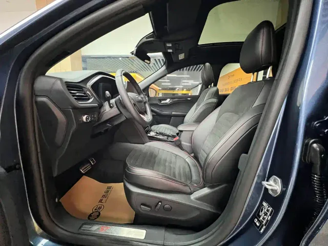 Ford Escape — Фото автомобиля 6
