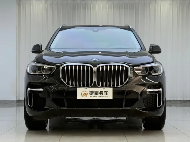 Фотография автомобиля — BMW X5