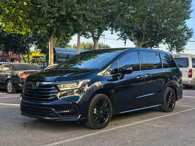 Honda Odyssey — Фото автомобиля 3
