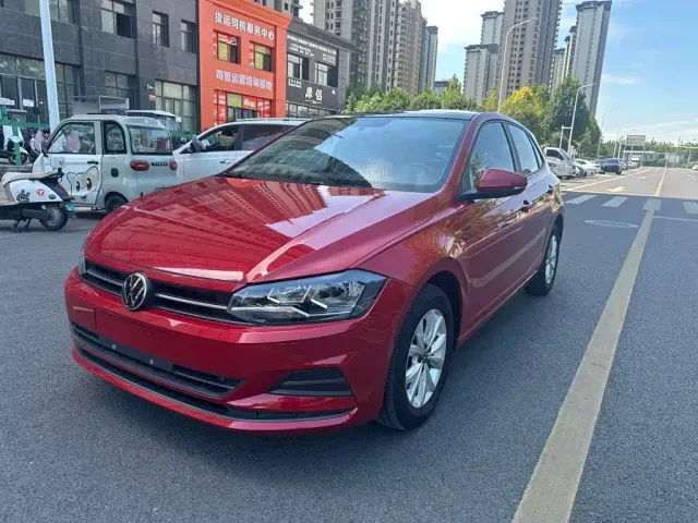 Фотография автомобиля — Volkswagen Polo