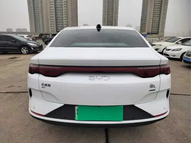 BYD Qin L — Фото автомобиля 5