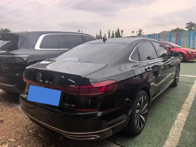 Volkswagen Passat — Фото автомобиля 4