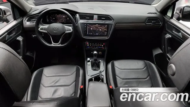 Volkswagen Tiguan — Фото автомобиля 3