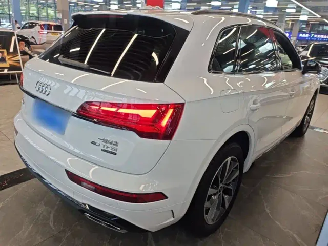 Audi Q5L — Фото автомобиля 6