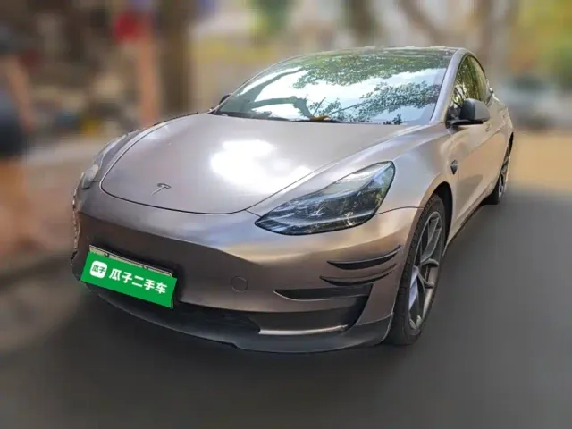 Фотография автомобиля — Tesla Model 3