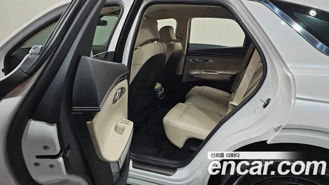 Genesis GV70 — Фото автомобиля 25