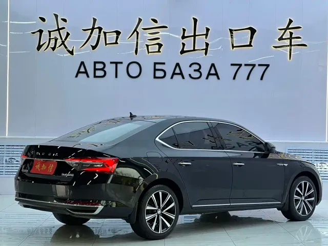 Skoda Superb — Фото автомобиля 4