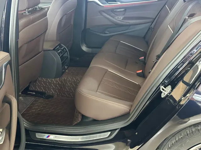 BMW 5 Series — Фото автомобиля 8