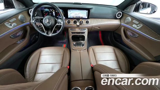 Mercedes-Benz E-Class — Фото автомобиля 7