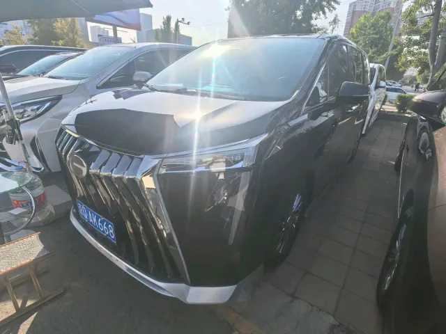 Фотография автомобиля — GAC Trumpchi M8