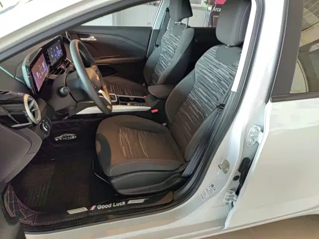 Chevrolet Monza — Фото автомобиля 14