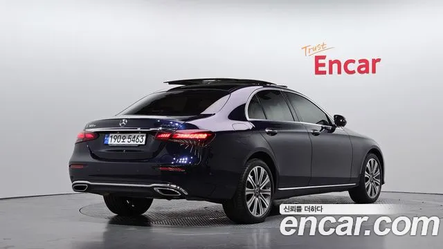 Mercedes-Benz E-Class — Фото автомобиля 2