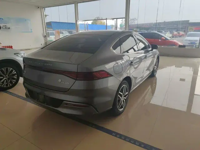 BYD Qin PLUS — Фото автомобиля 10