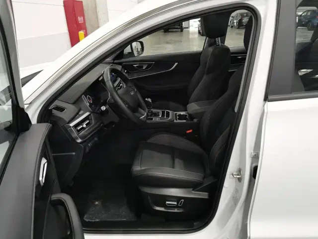 Chery Tiggo 8 — Фото автомобиля 10
