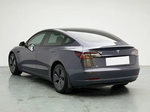 Tesla Model 3 — Фото автомобиля 4