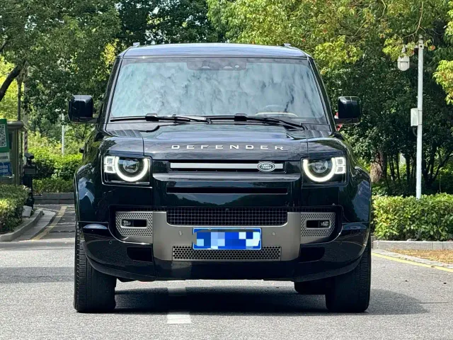 Land Rover Defender — Фото автомобиля 2