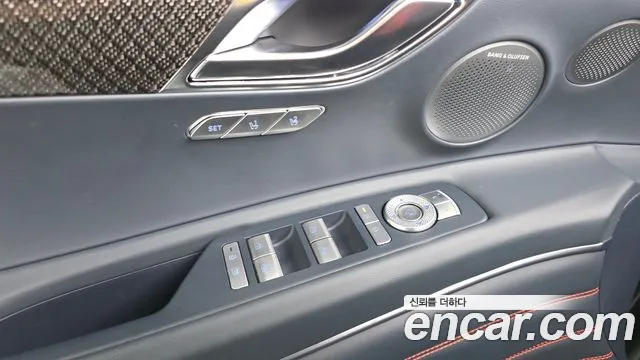 Genesis GV80 — Фото автомобиля 28