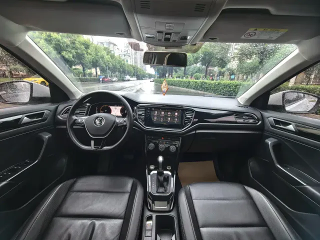 Volkswagen T-Roc — Фото автомобиля 6
