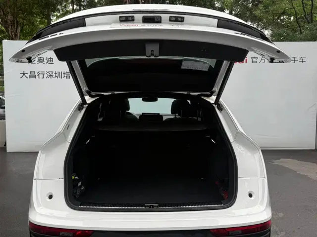 Audi Q5L Sportback — Фото автомобиля 9