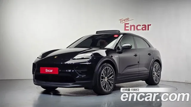 Фотография автомобиля — Porsche Macan Electric
