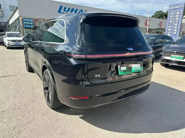 Li Auto L9 — Фото автомобиля 8