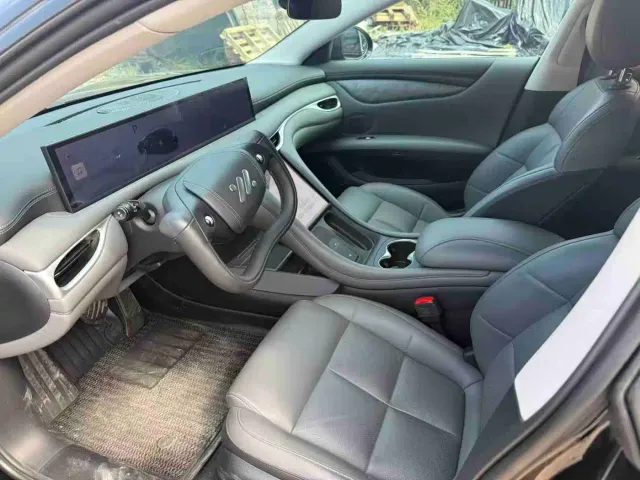 IM Motors L6 — Фото автомобиля 2