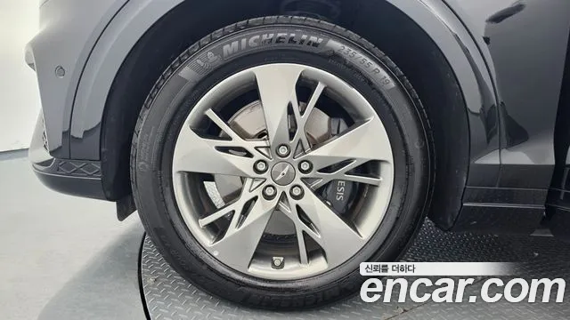 Genesis GV70 — Фото автомобиля 5