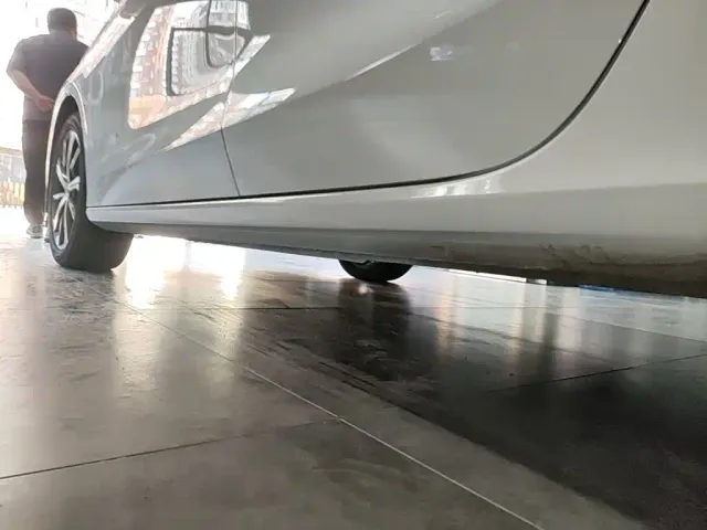 Geely Emgrand — Фото автомобиля 21