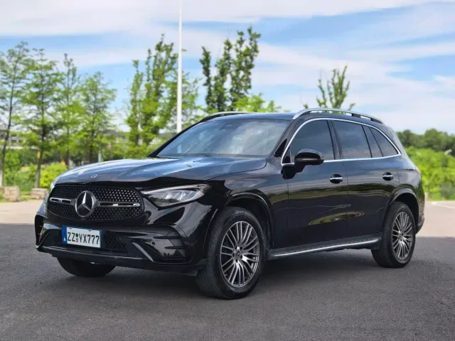Фотография автомобиля — Mercedes-Benz GLC-Class