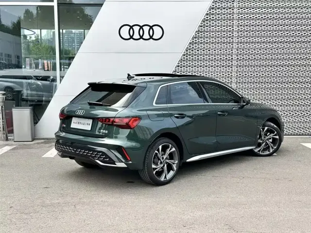 Audi Audi A3 2025 Sportback 35TFSI Flying Premium — Фото автомобиля 4