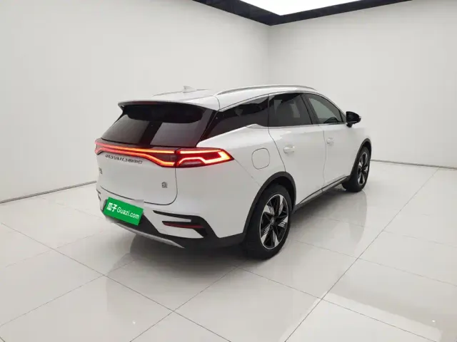 BYD Tang — Фото автомобиля 6