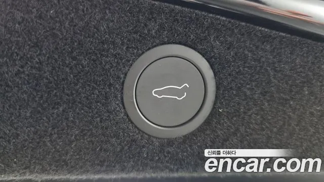 Tesla Model 3 — Фото автомобиля 20