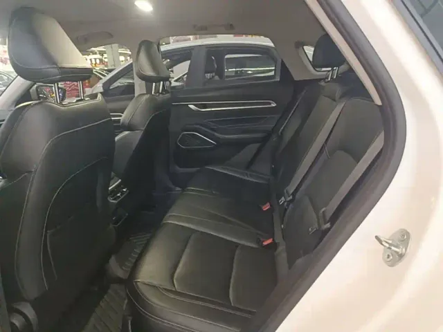Geely Emgrand — Фото автомобиля 16