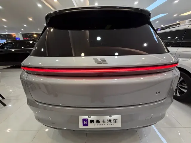 Li Auto L8 — Фото автомобиля 5
