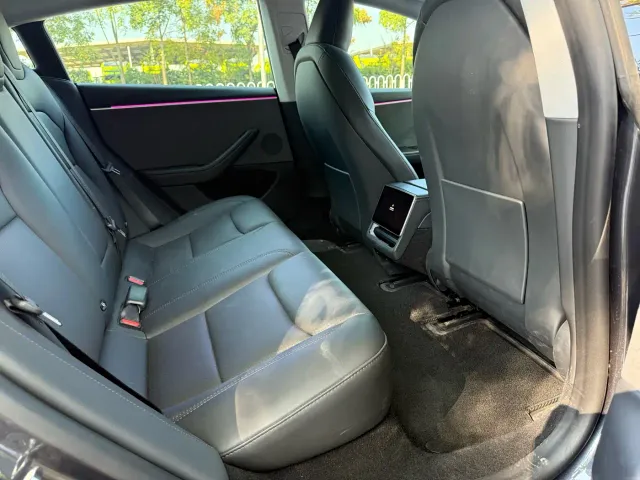 Tesla Model 3 — Фото автомобиля 7